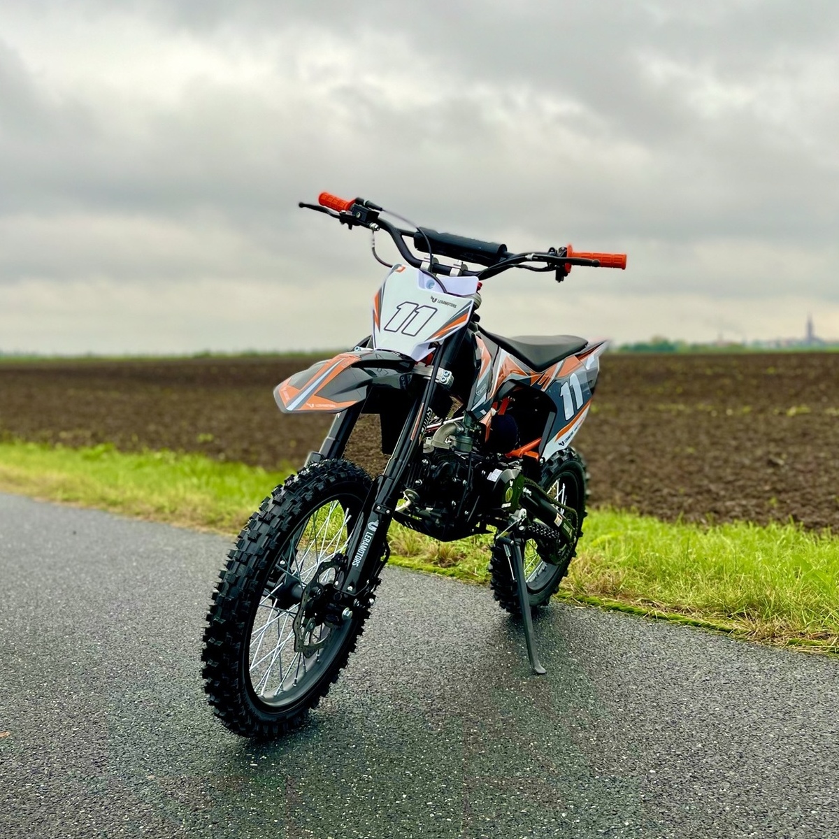 Dětská benzínová motorka Pitbike Leramotors SHARK E-START 125ccm 4T 17/14 - oranžová