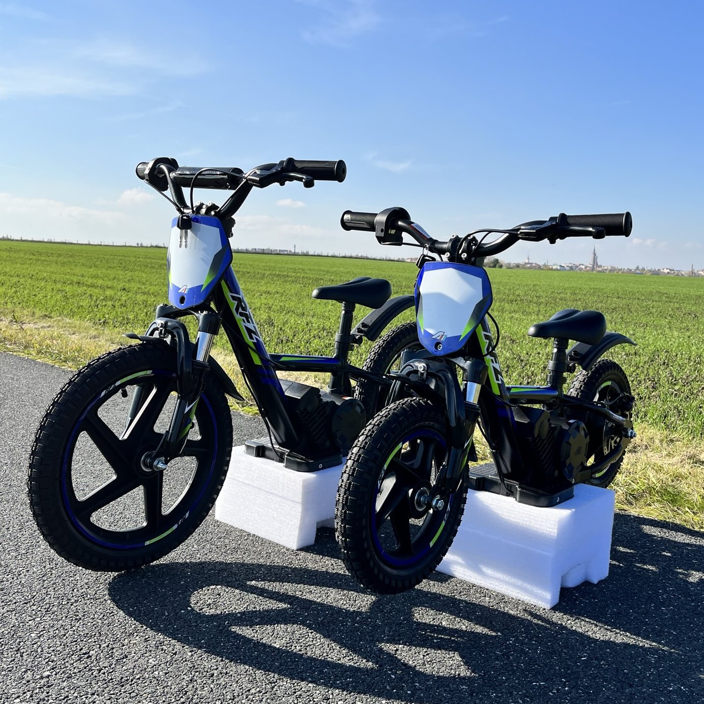 E-bike - elektrická motorka/odrážedlo Leramotors by APOLLO RFZ Sedna 16 PRO - modrá