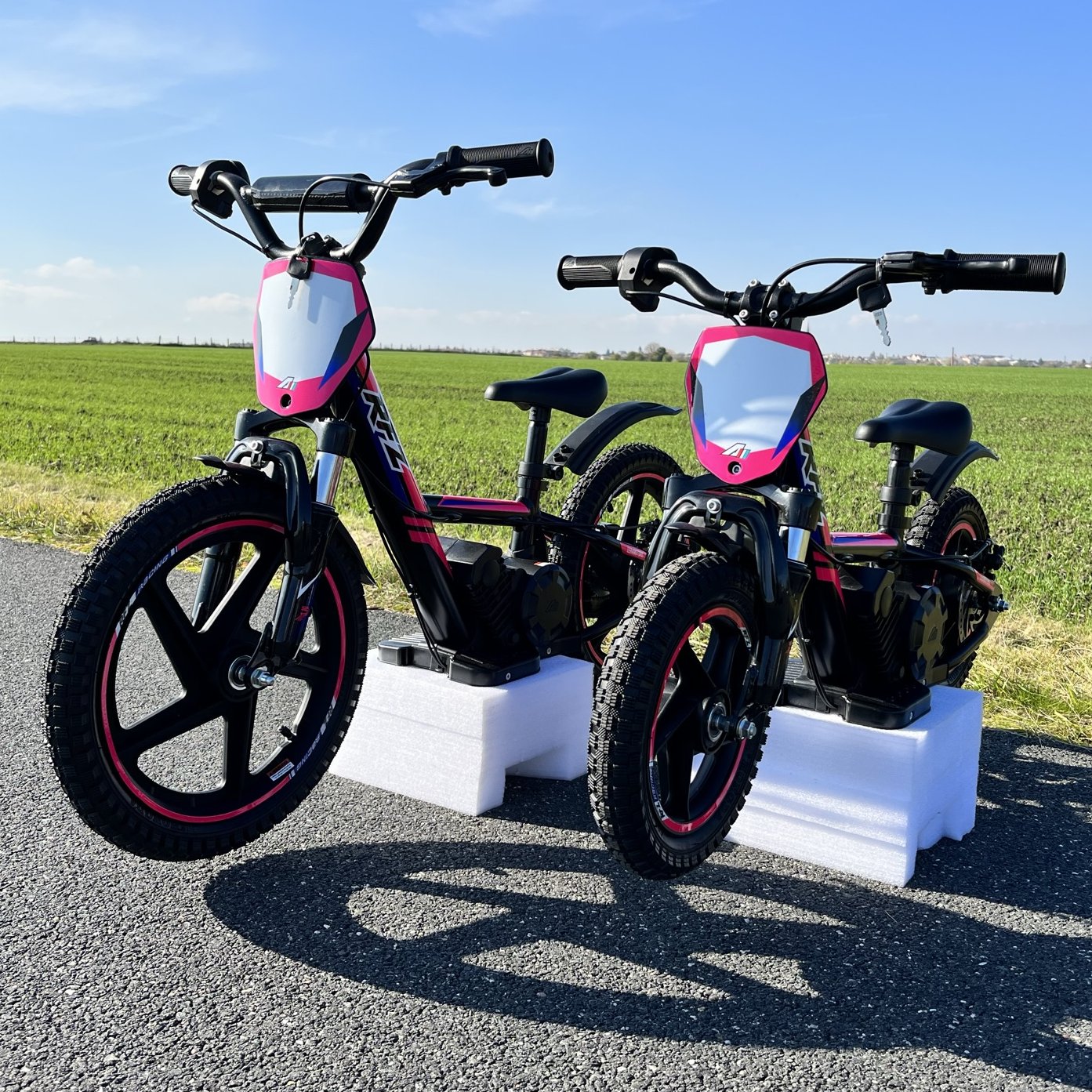 E-bike - elektrická motorka/odrážedlo Leramotors by APOLLO RFZ Sedna 16 PRO - růžová