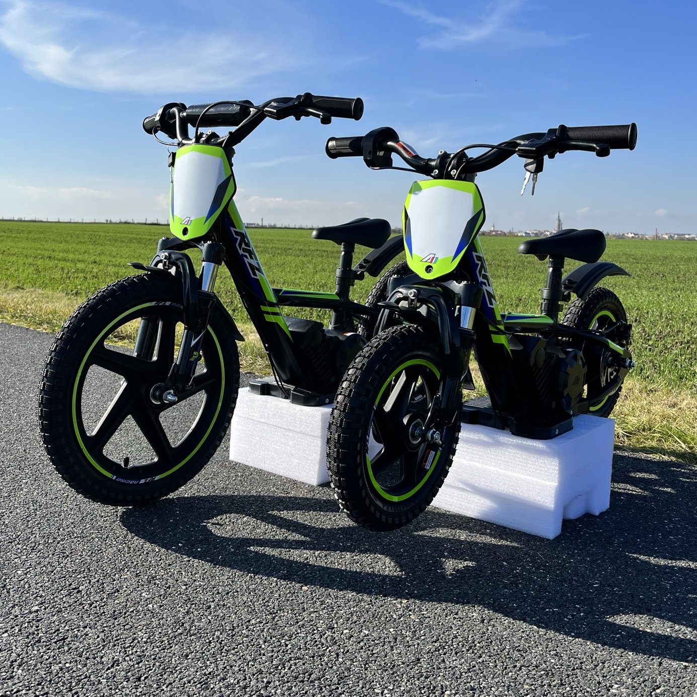E-bike - elektrická motorka/odrážedlo Leramotors by APOLLO RFZ Sedna 16 PRO - zelená