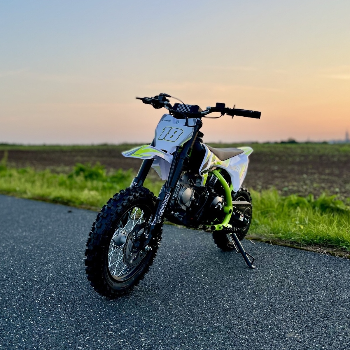 Dětská benzínová motorka Pitbike Leramotors SPIRIT 90ccm 12/10 Automat - zelená